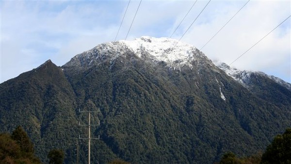 Mount Turiwhate Ecological Island from Wainihinihi 